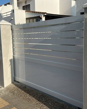 vallas exteriores aluminio blanco2